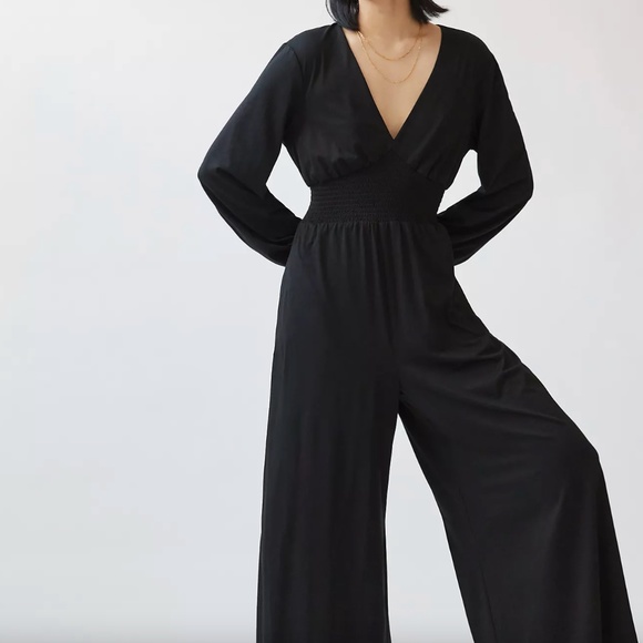 Anthropologie Pants - NWT Anthropologie Hutch Wide-Leg V-Neck Jumpsuit - Medium